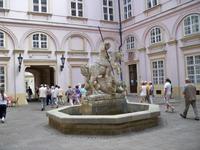 Brunnen mit Heiligem Georg