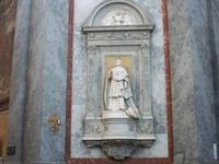 Statue in der Basilika