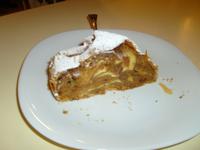 0027_ZumAnbeissenDerApfelstrudel
