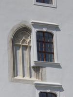 Gotisches und neueres Fenster an der Fassade der Burg, Bratislava