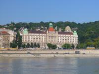 Einfahrt nach Budapest, das Hotel Gellért und Gellért-Bad