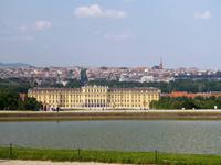 Blick auf das Schloss Schönbrunn und Wien
