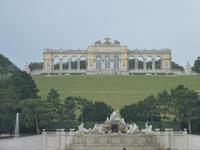 Neptunbrunnen und Gloriette