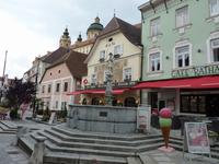   Kolomanibrunnen auf dem Rathausplatz