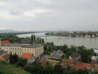 Blick von der Ausschichtsplattform auf Esztergom und die Donau
