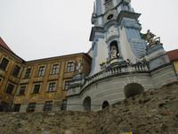 Der blau-weiße Kirchturm-ein Wahrzeichen der Wachau 