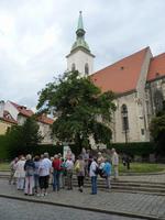 EHT-Gruppe vor Krönungskirche