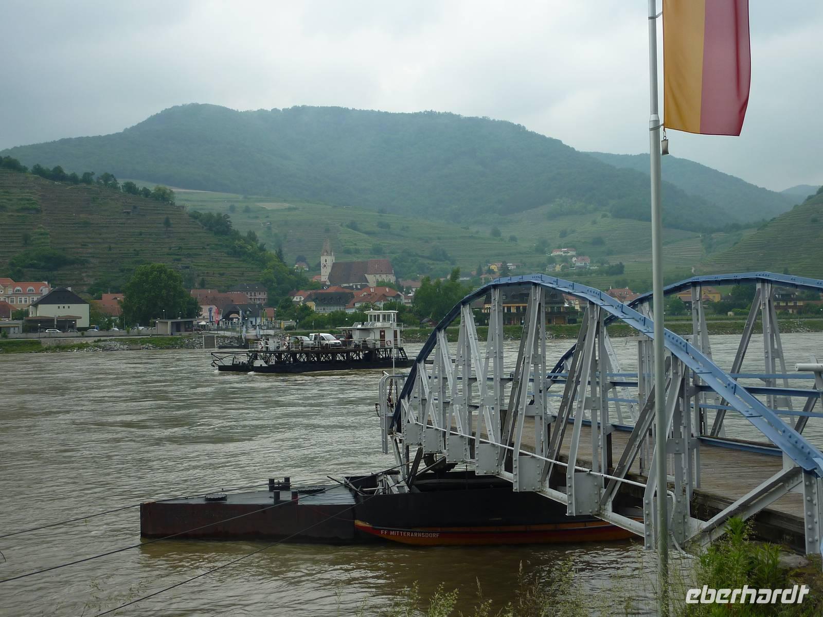 Die Wachau - berühmt für die Burgen und den Weinanbau