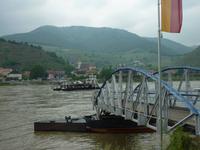 Die Wachau - berühmt für die Burgen und den Weinanbau