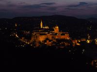 Der erleuchtete Burgberg von Budapest