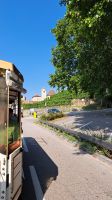 Wachau-Express in den Weingärten von Dürnstein 2.jpg