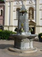 Pecs-Zsolnay-Brunnen auf dem Hauptplatz 