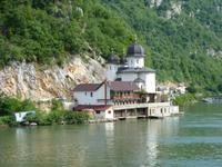 Einfahrt zum Eisernen Tor Kataraktenstrecke- Kloster