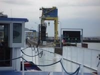 Auf der Donau: Schleuse