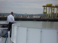 Auf der Donau: Schleuse