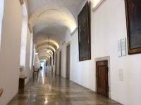 Stift Melk - menschenleerer Flur &ndash; &copy; Sabine Letzybyll (Eberhardt TRAVEL)