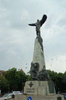 Bukarest Ikarus Denkmal.jpg