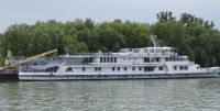 Ceaucescus Yacht in Tulcea.JPG