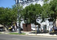 Eiserner Vorhand und Stück Berliner Mauer.JPG