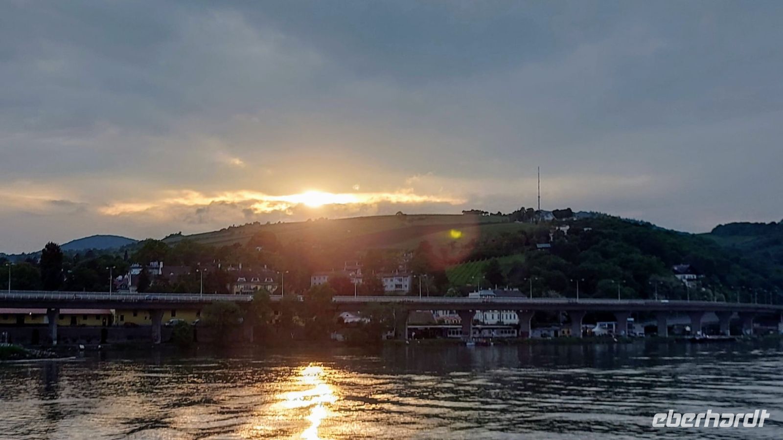 7.5.24 Wien - für die an Bord Gebliebenen bot sich ein toller Sonnenuntergang 