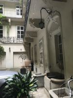 8.5.24 Wien - zweite Blicke im Hinterhof, hier noch funktionierenderBrunnen