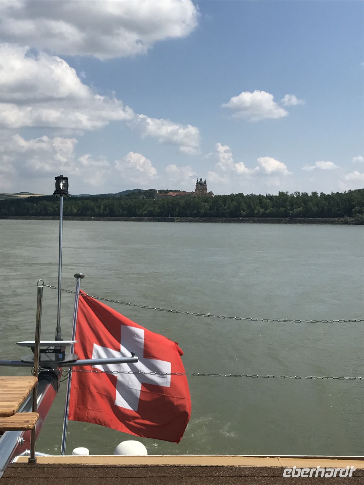 Sonntag 12.5.24  Stift Melk in der Ferne