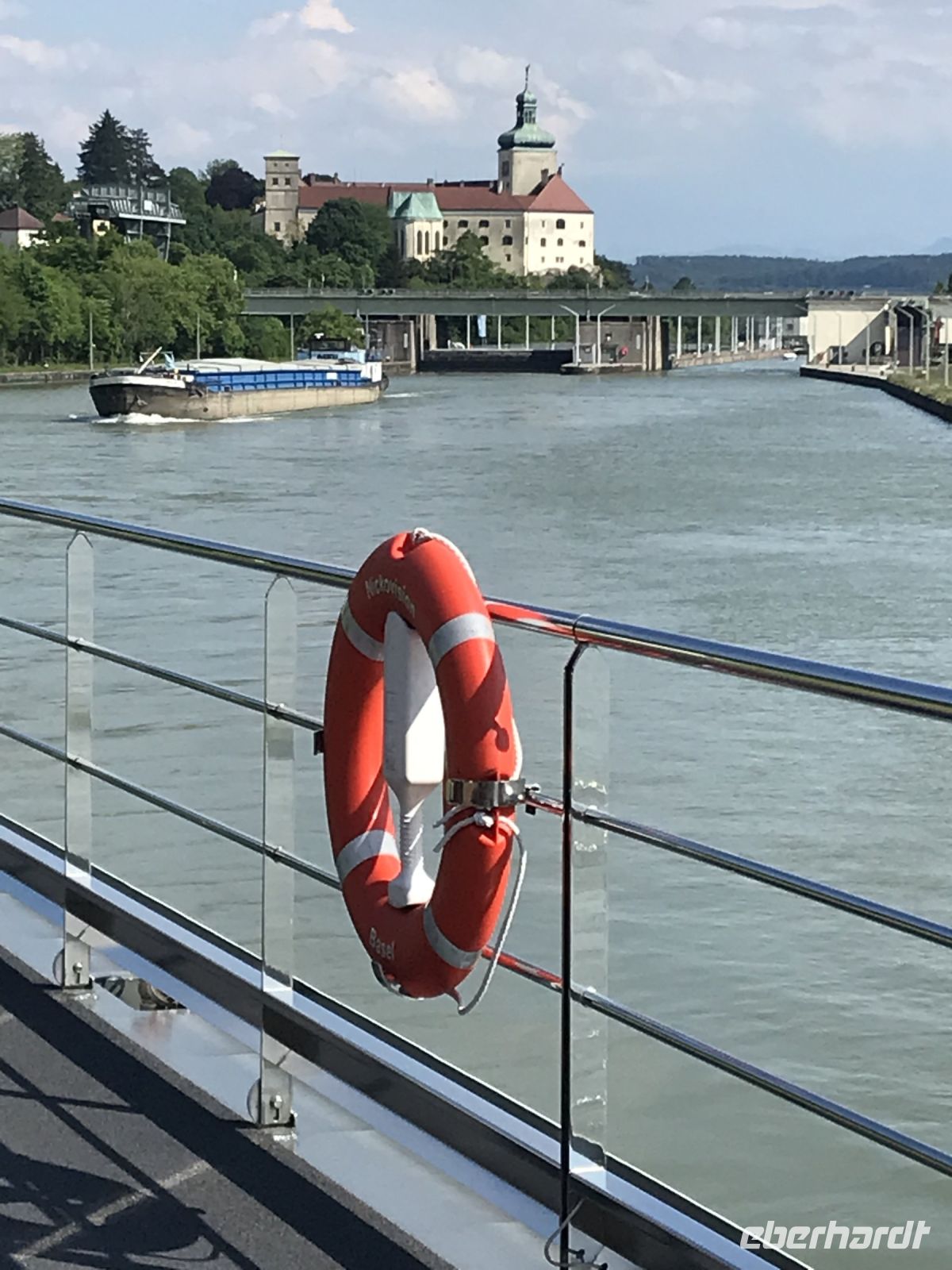 Sonntag 12.5.24 Schleuse und Schloss Persenbeug lassen wir nun hinter uns