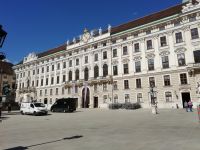 Im Innenhof der Wiener Hofburg 