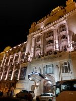 2024 Donaukreuzfahrt: Budapest - Hotel Gellért bei Nacht