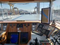  2024 Donaukreuzfahrt: Schleuse Djerdap I - Blick in den Führerstand