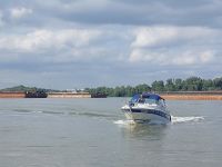 2024 Donaukreuzfahrt: Donaudelta - ukrainische Frachter vor Anker