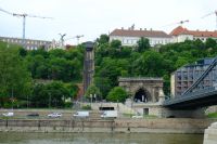 Blick zur Bahn auf die Fischerbastei