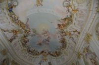 Herrlich bemalte Decke