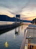 Schleusenausfahrt in den Abendhimmel