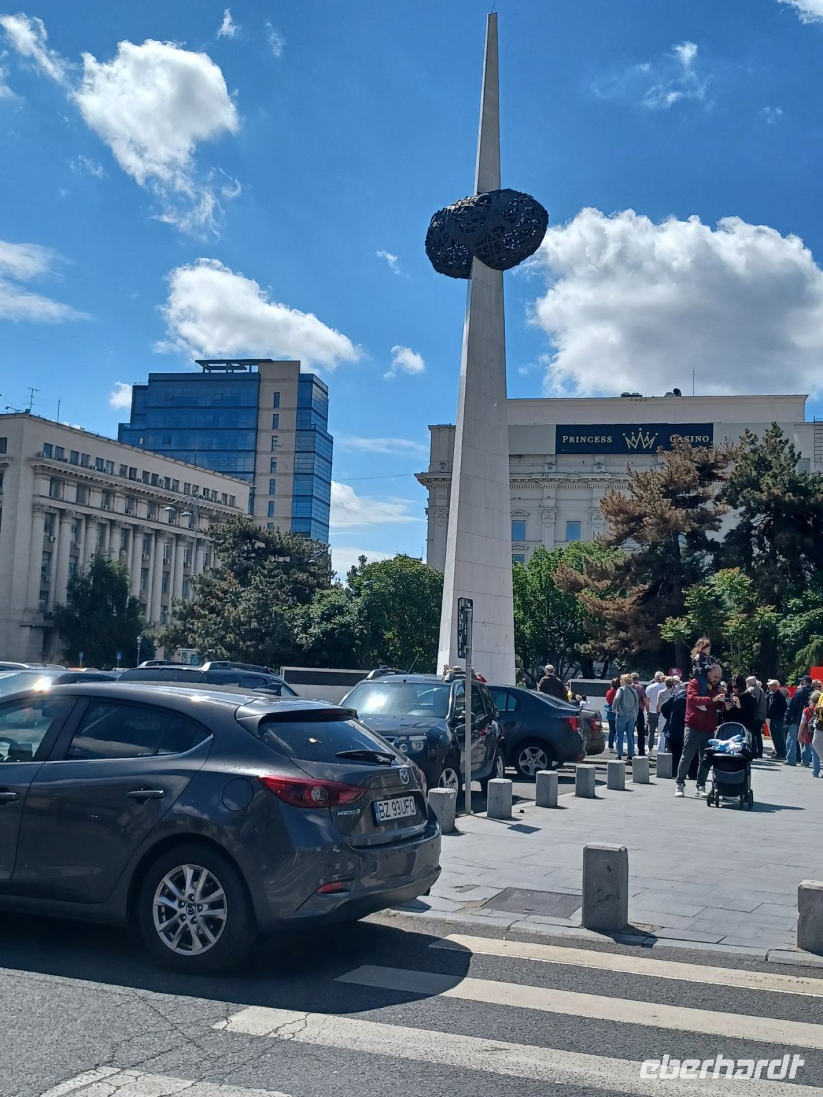 Platz der Revolution mit Erinnerungsdenkmal an die Todesopfer von 1989