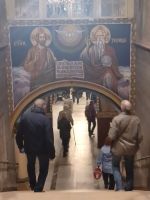 22 Stufen hinab in den Gebetsraum