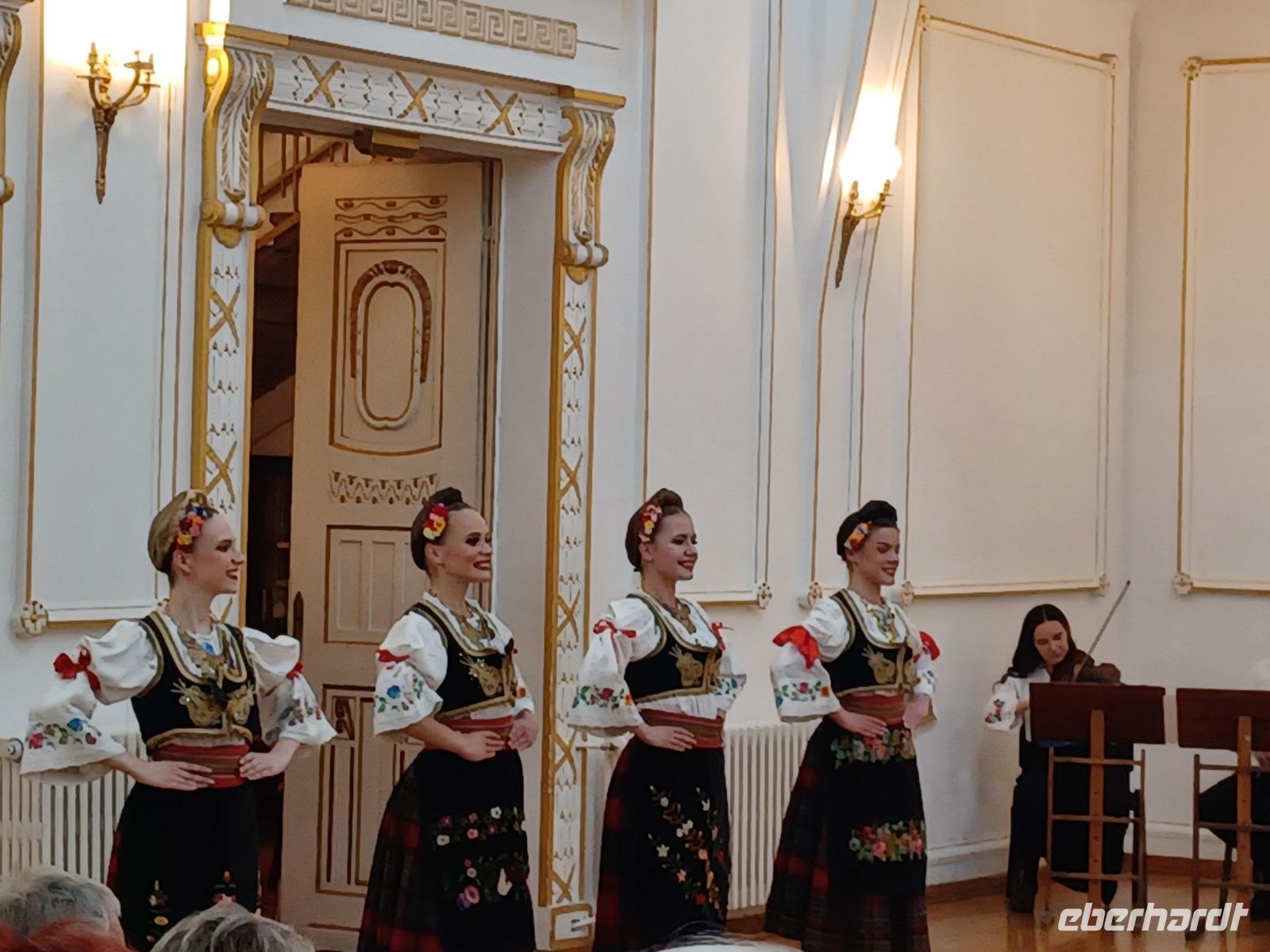 Serbische Folkloretänze