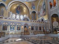 die Ikonenwand im Innern der Kathedrale