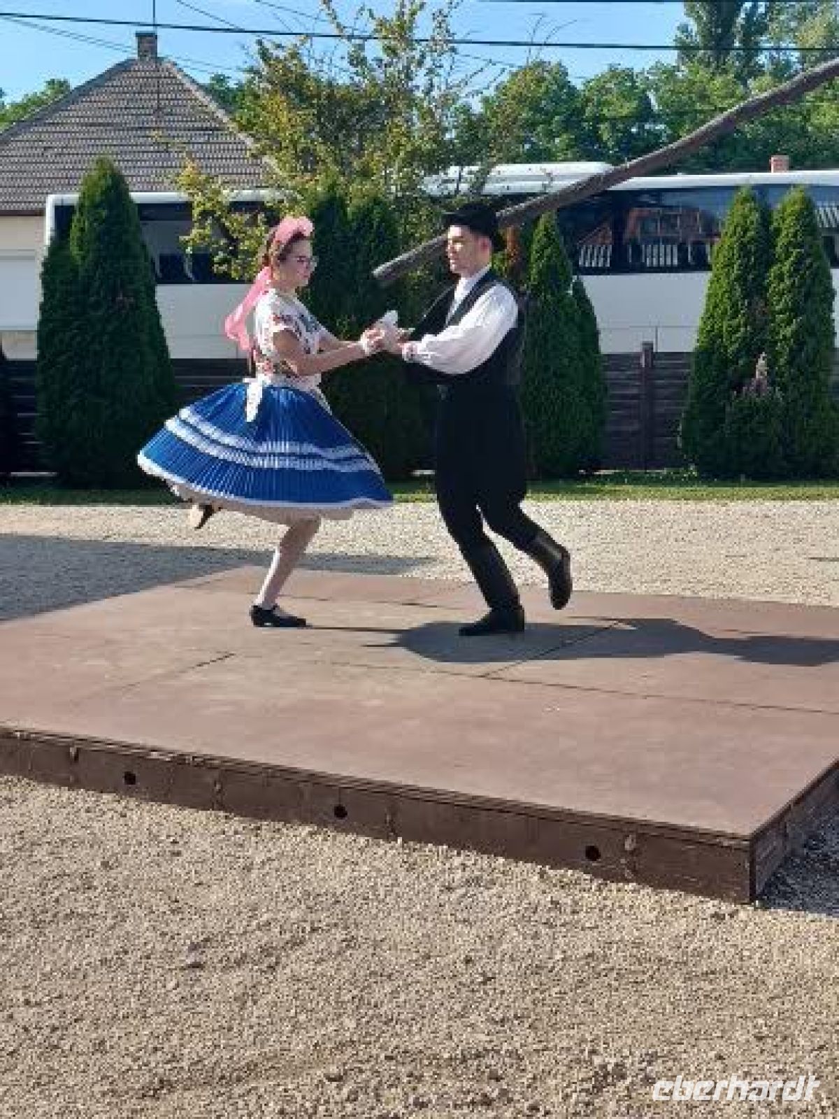 wie ein Kreisel dreht sich der Rock