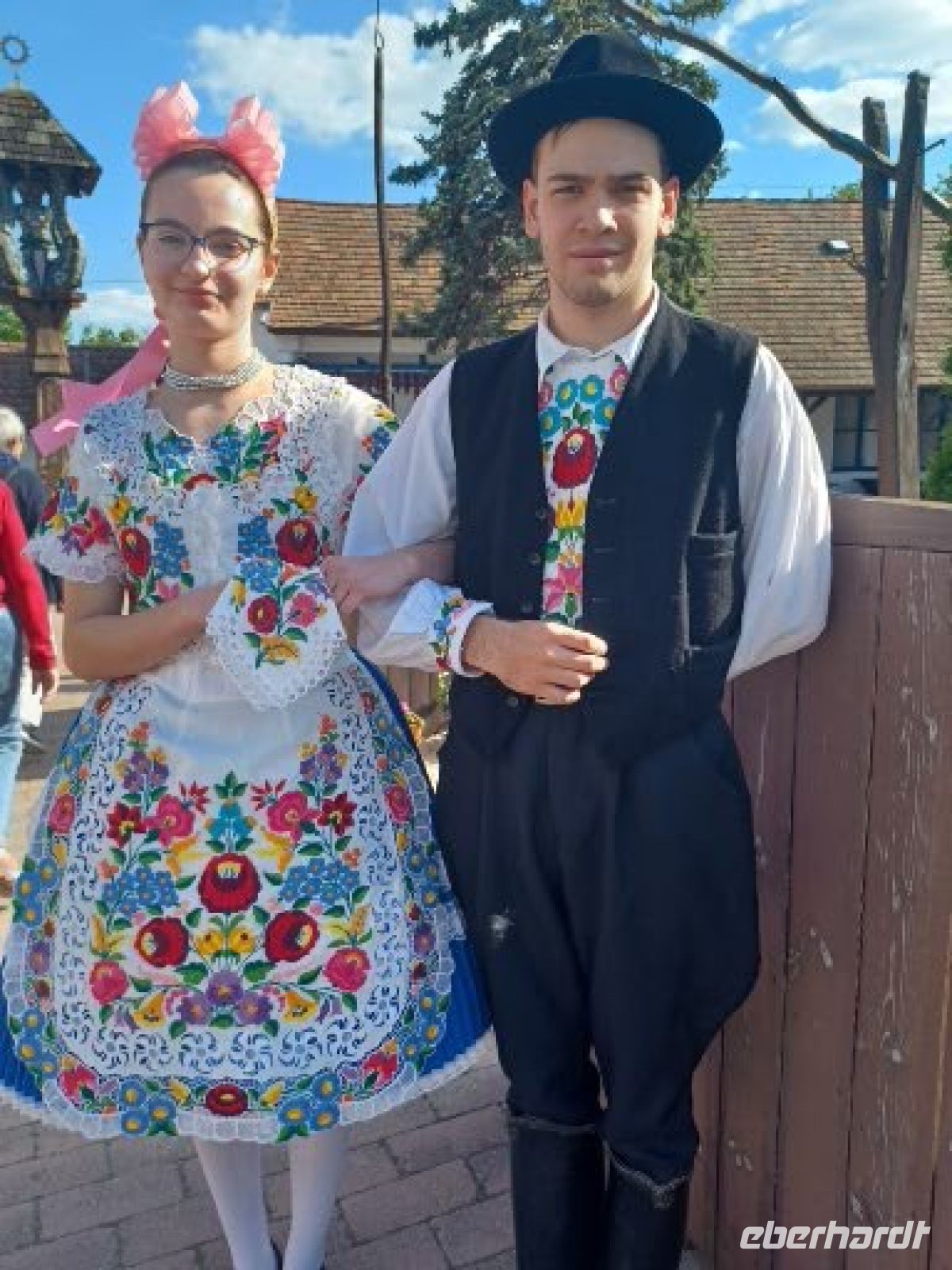 das Tanzpaar begrüßt uns