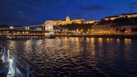Blick zur Kettenbrücke und dem Schloß &ndash; &copy; Andreas Kunzmann (Eberhardt TRAVEL)
