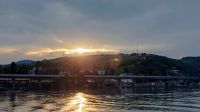 7.5.24 Wien - für die an Bord Gebliebenen bot sich ein toller Sonnenuntergang 