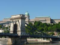 Schloßplateau und Kettenbrücke