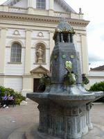 Zsolnay-Brunnen in Pécs 
