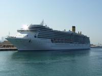 076 Costa-Schiff im Hafen von Dubai