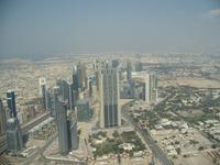 Dubai (Ausblick von der Plattform in der 124. Etage des Burj Khalifa)