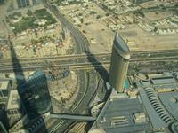 Dubai (Ausblick von der Plattform in der 124. Etage des Burj Khalifa)