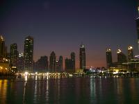 Klang-Wasserspiele der Dubai-Fontäne am Abend