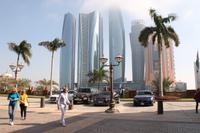 Abu Dhabi - Emirates Palace Hotel - Blick auf die Skyline
