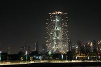 Silvester Feuerwerk am Dubai Kanal - Blick auf Burj Khalifa